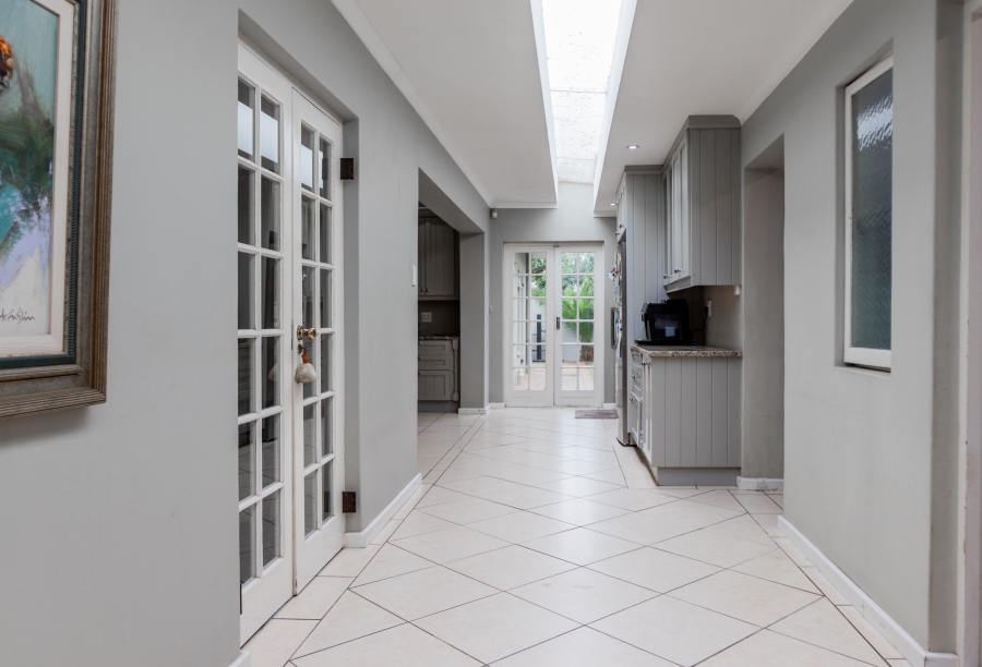 5 Bedroom Property for Sale in Milnerton Central Western Cape